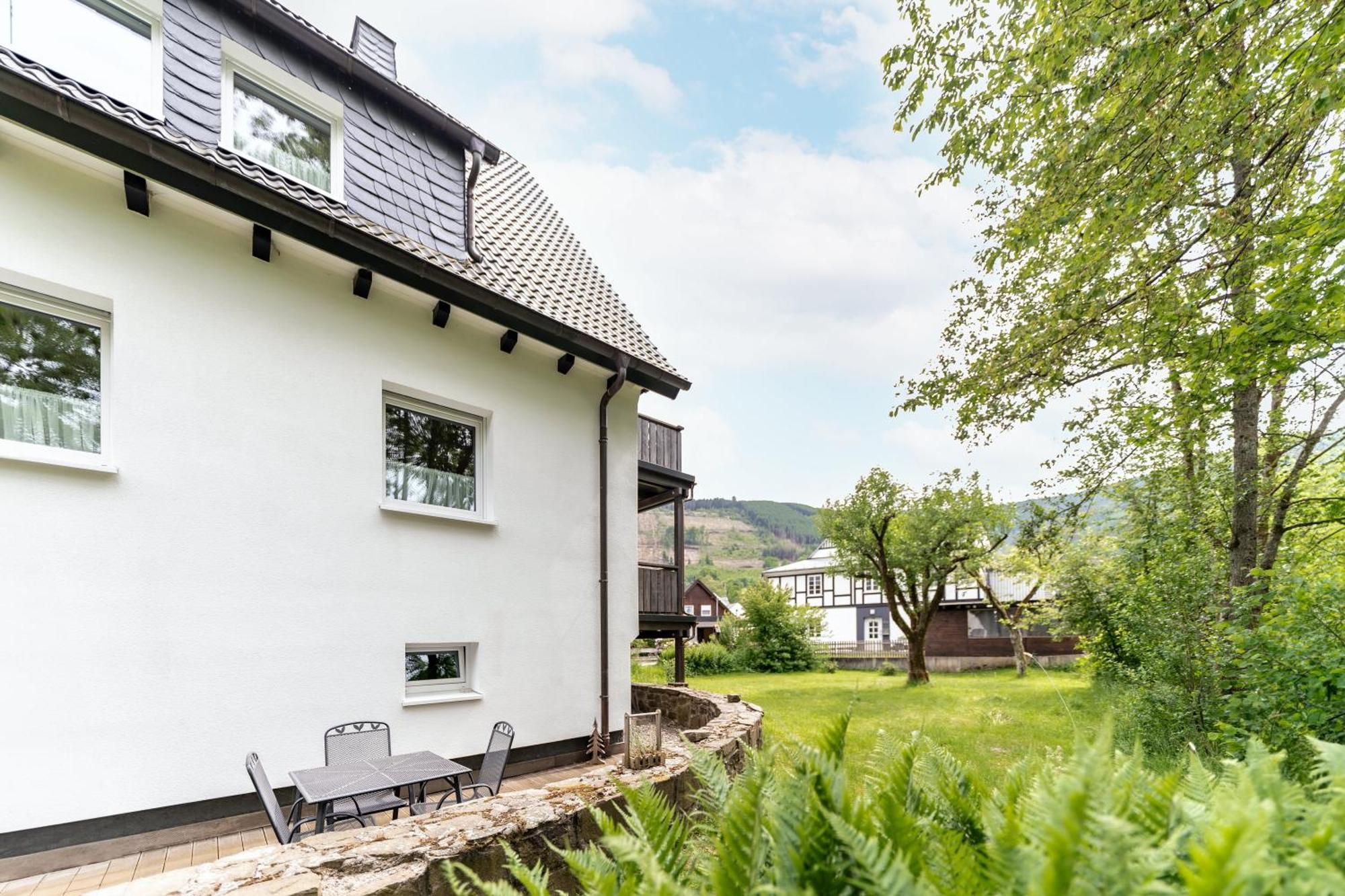 Ferienwohnung Haus An Der Lenne Lennestadt Exteriör bild
